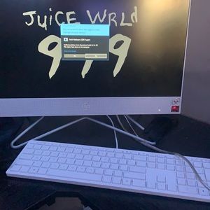 Hp desktop in good condition damn near brand new Also comes w keyboard & mouse .